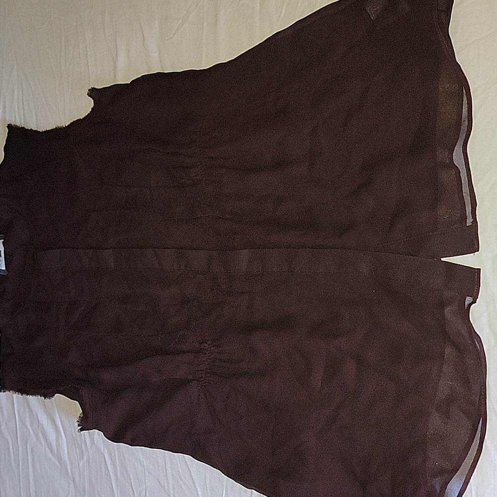 Vince Sheer Sleeveles Top - Picture 3 of 8